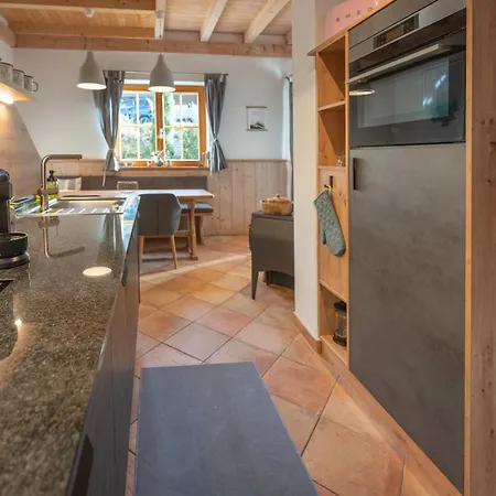 Prázdninový dům Dorfchalets - Berta Inkl Tauern Therme Eintritt & Sommerkarte