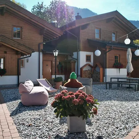 Dorfchalets - Berta Inkl Tauern Therme Eintritt & Sommerkarte בית נופש *